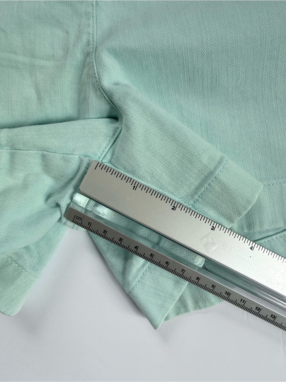 NWT- Size 12 - Vineyard Vines 3 1/2” Shorts in Bleached Aqua - Picture 7 of 8